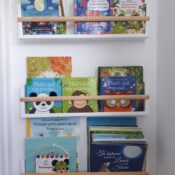 Etajera pentru copii Mama si lemnul