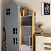 dulap casuta cu ferestre